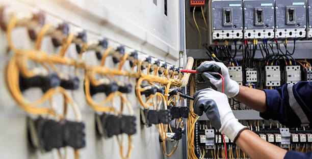 Professional Electrician technician working in Parma Heights, OH